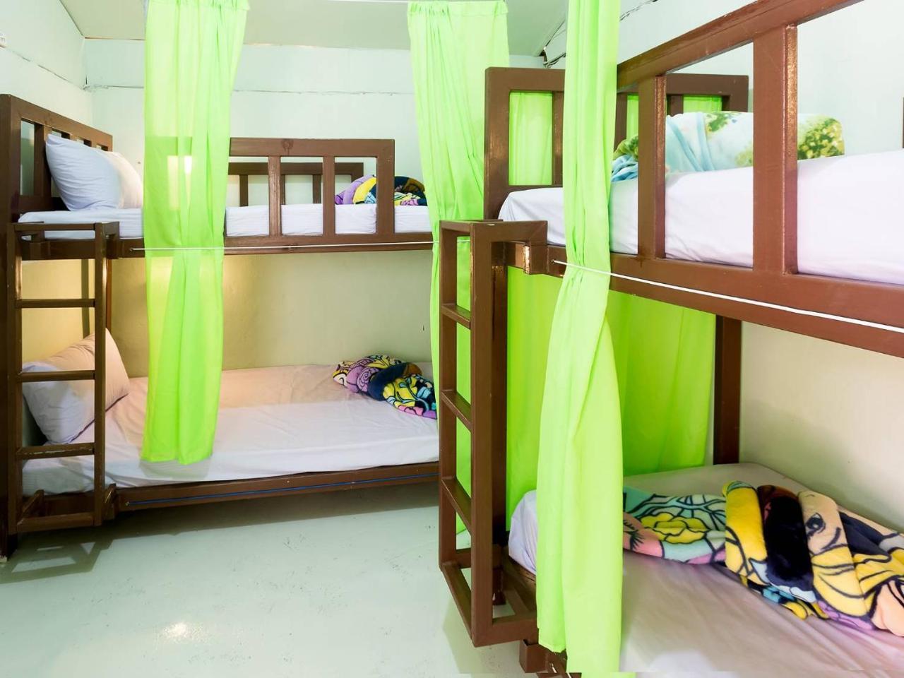 Hôtel On The Beach à Ko Lanta Extérieur photo
