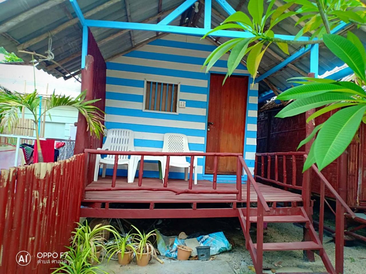 Hôtel On The Beach à Ko Lanta Extérieur photo